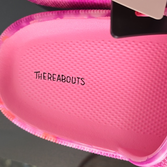 THEREABOUTS BRAND GIRLS PINK TYE DYE SLIDE SANDALS SIZE 4-5 - Picture 3 of 11